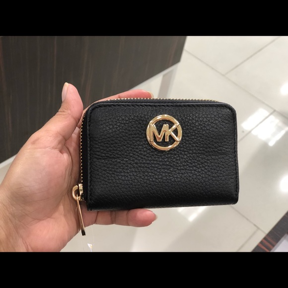 Michael Kors FULTON Leather Zip Around Coin Purse - Picture 2 of 8